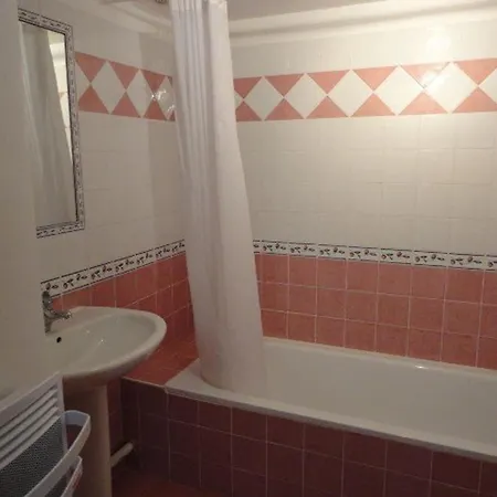 Confortable Avec Piscine Au Coeur Du Plateau De Valensole - Fr-1-822-6 Apartment