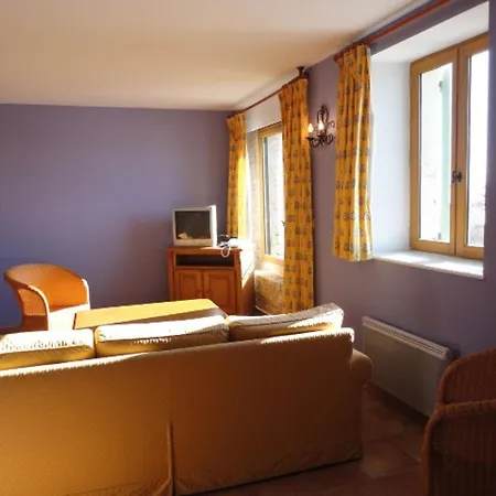 Confortable Avec Piscine Au Coeur Du Plateau De Valensole - Fr-1-822-6 *